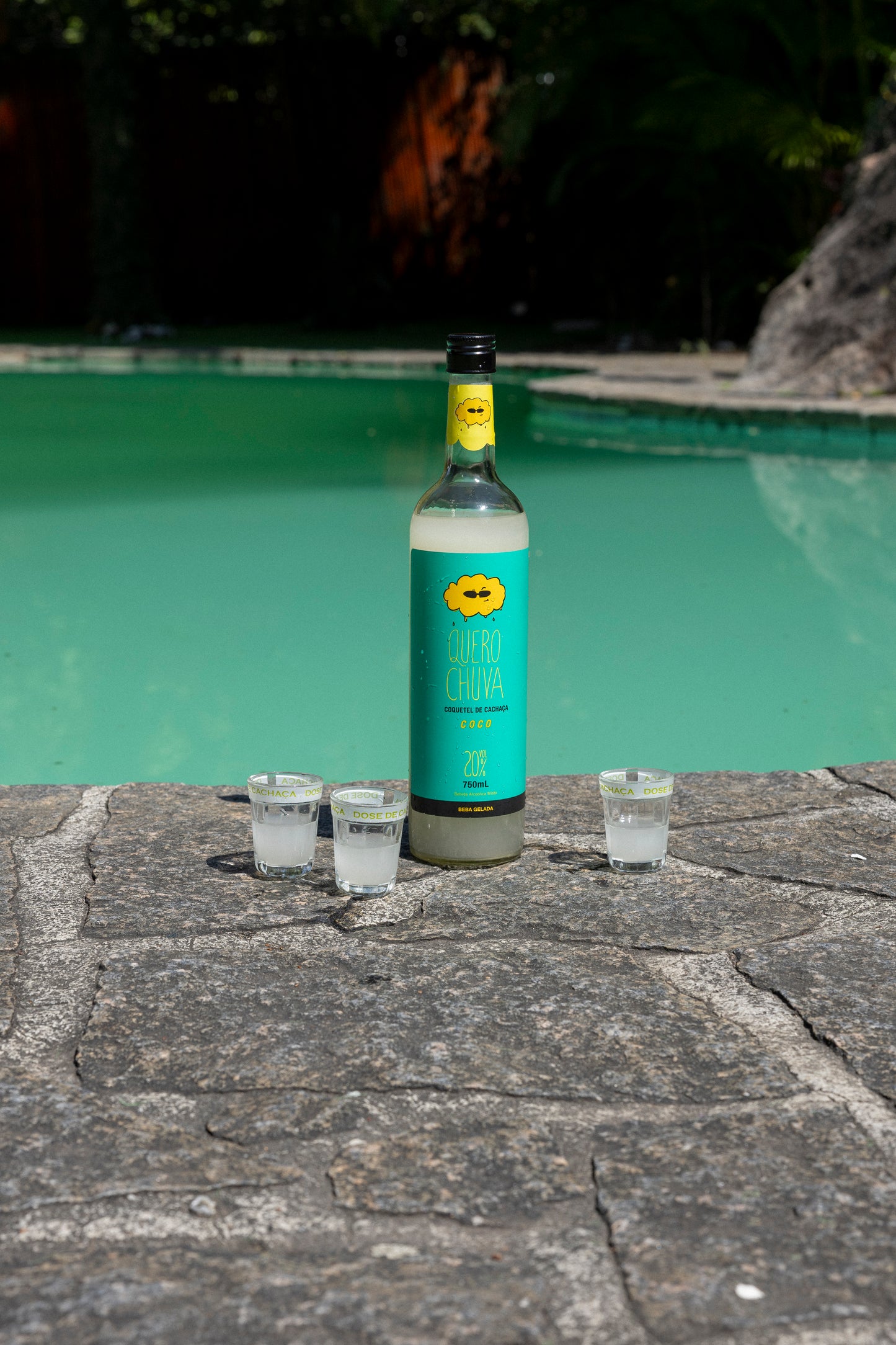 Aperitivo de Cachaça Quero Chuva – Sabor Coco (750ml)